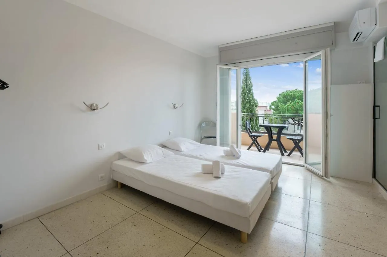 Appartement De Madrid - Welkeys Cannes 0*,  France